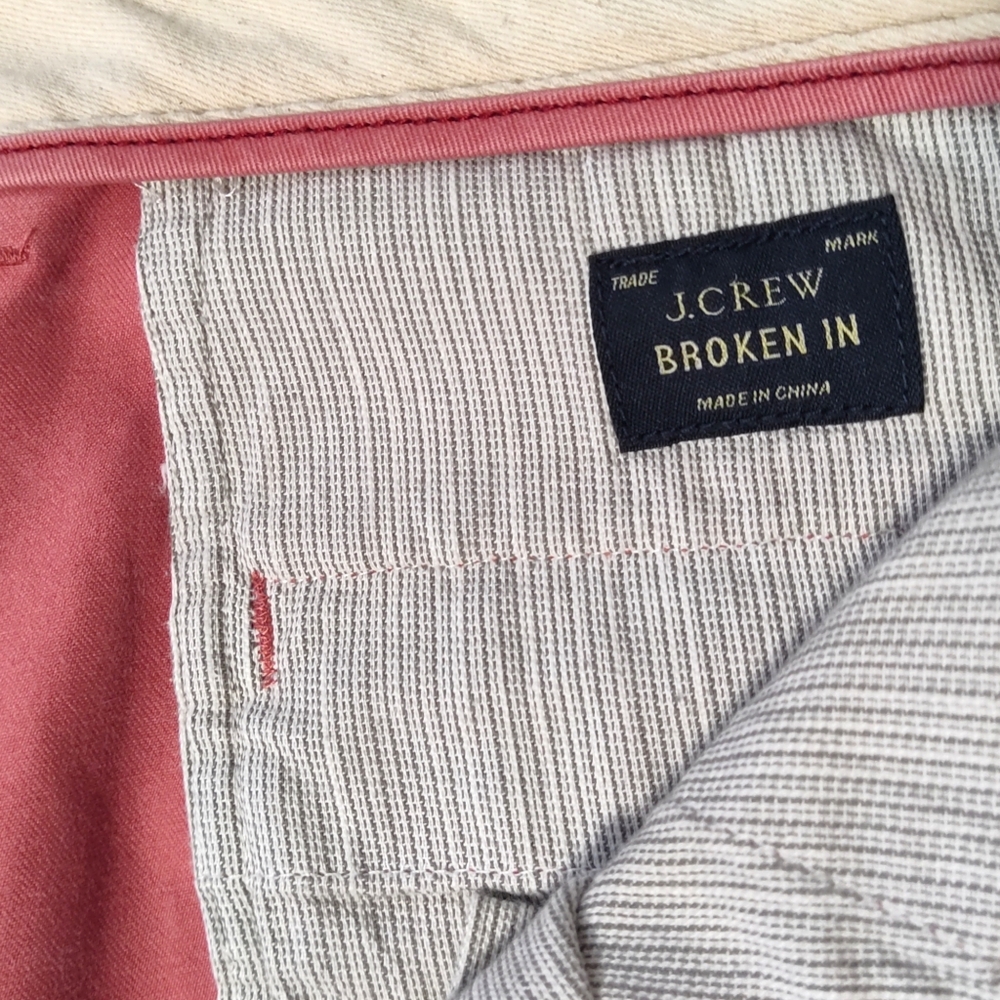 J Crew Broken In Chino Pants Mens 33 x 32 Salmon Faded Red Urban Slim Cotton - Picture 3 of 13